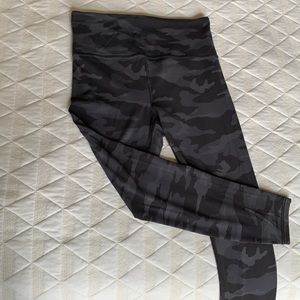 Athleta 7/8 elation leggings-camo